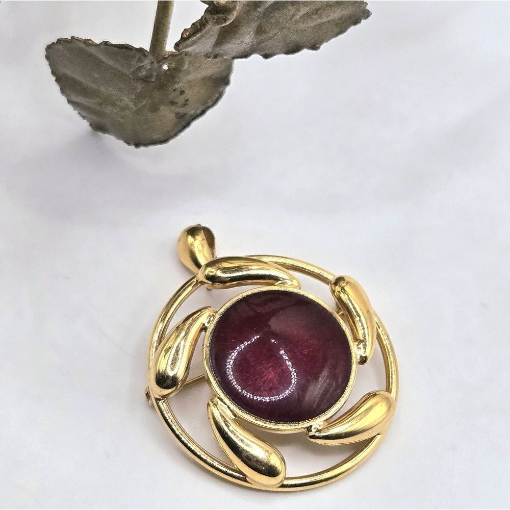 "5/$40" Vintage Goldtone Burgundy Round Swirl Brooch/Pendant